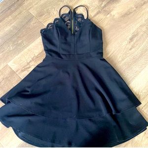 🌺🌺LITTLE BLACK DRESS SIZE L🌺🌺